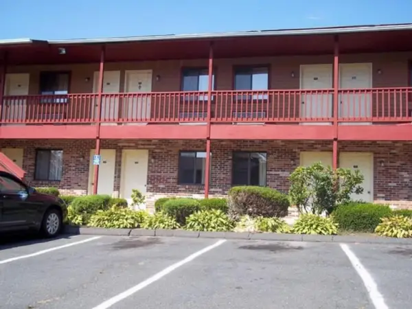 Naugatuck Motor Lodge 5