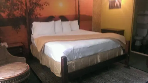 Naugatuck Motor Lodge 4